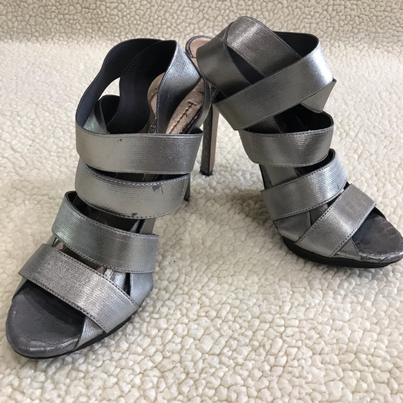 BCBG Gray Snakeskin Stretchy Strap Heels 
5” Heel
Size 7.5 
No Shoebox - Picture 7 of 13